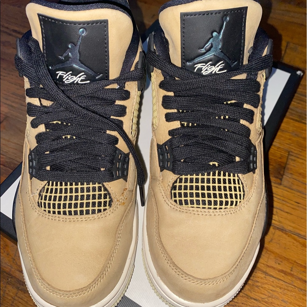 Air Jordan 4 Retro